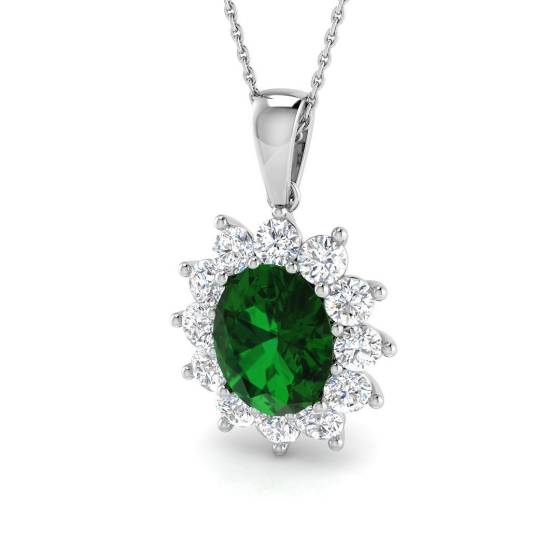 4.49ct SI2/G Oval cut Green Emerald Gemstone Pendant in 18k White Gold