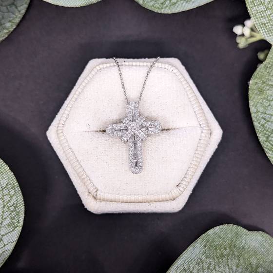 0.43ct VS/E-F Round and Baguette Diamond Cross Pendant