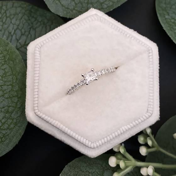 0.41ct VS2/G Princess and Round Shoulder Set Engagement Ring