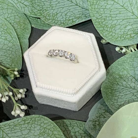 1.25ct SI1/F Round Diamond 5 Stone Ring