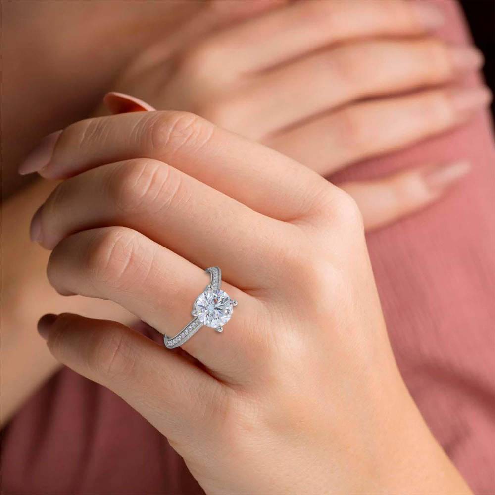 Knife Edge Round Shoulder Set Diamond Engagement Ring P