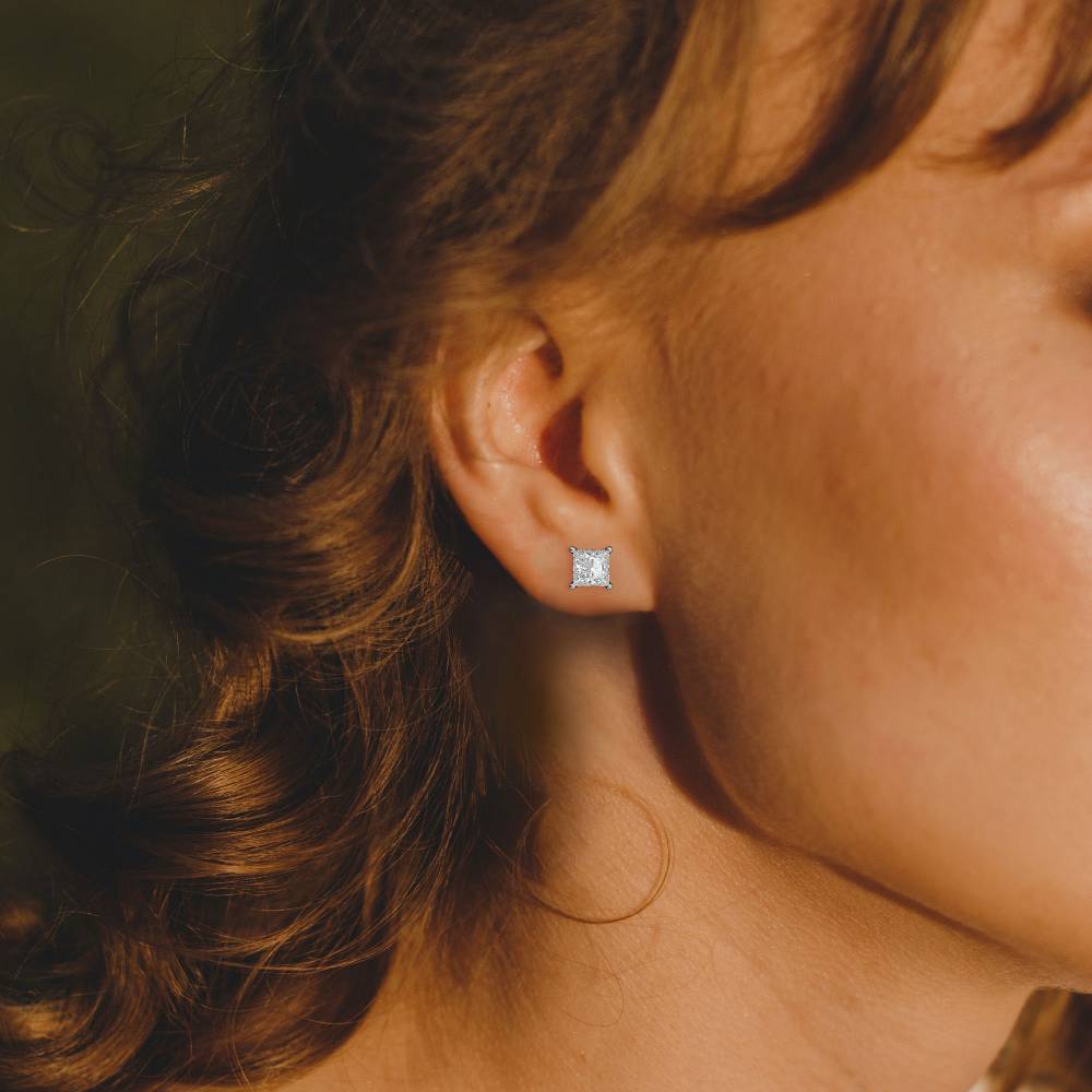 0.15 SI/G-H Traditional Princess Diamond Stud Earrings P
