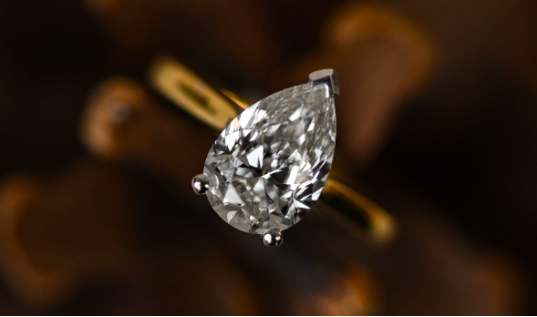 Pear Shaped Moissanite Engagement Ring Rose Gold Halo Diamond Ring | La  More Design